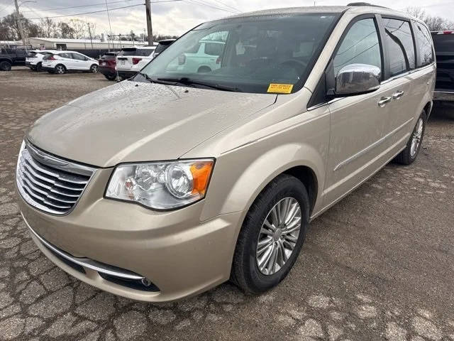 2015 Chrysler Town and Country Touring-L FWD photo