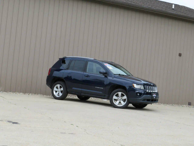 2015 Jeep Compass Latitude FWD photo
