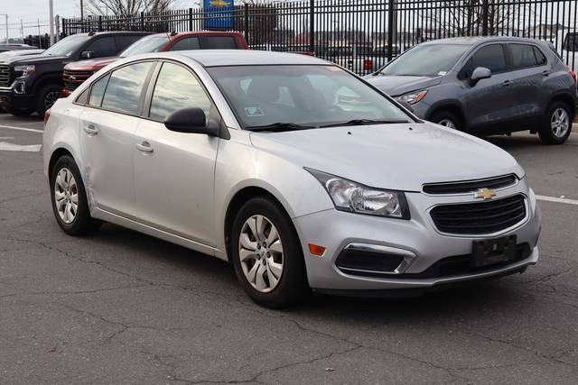 2016 Chevrolet Cruze LS FWD photo
