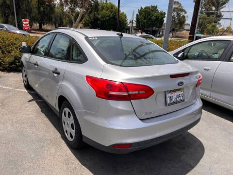 2015 Ford Focus S FWD photo