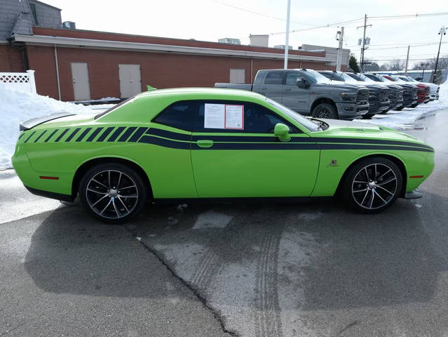 2015 Dodge Challenger R/T Scat Pack RWD photo