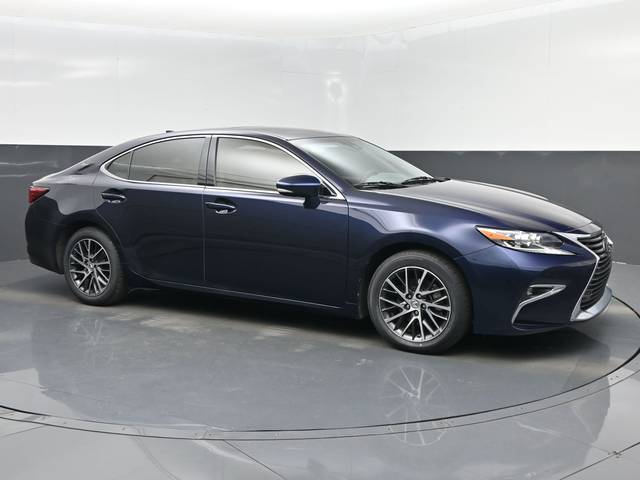 2016 Lexus ES  FWD photo