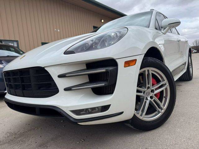 2015 Porsche Macan Turbo AWD photo