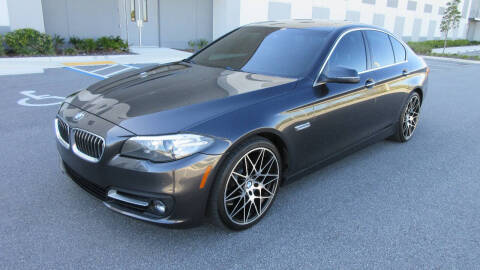 2016 BMW 5 Series 528i RWD photo