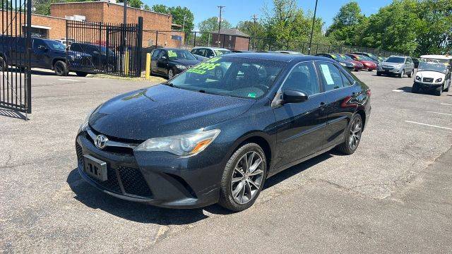 2016 Toyota Camry XSE FWD photo