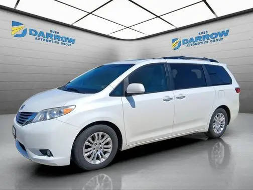 2015 Toyota Sienna XLE FWD photo