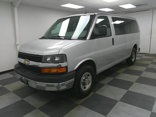 2015 Chevrolet Express LT RWD photo