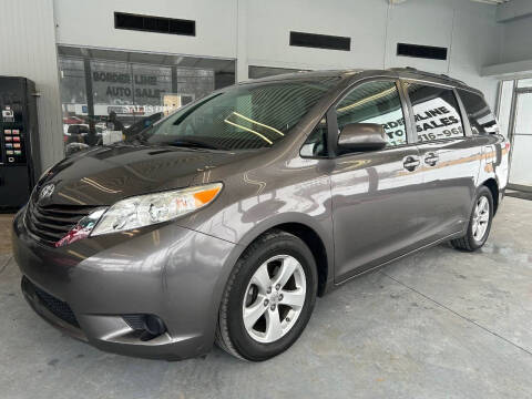 2015 Toyota Sienna LE FWD photo
