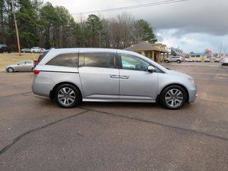 2016 Honda Odyssey Touring FWD photo