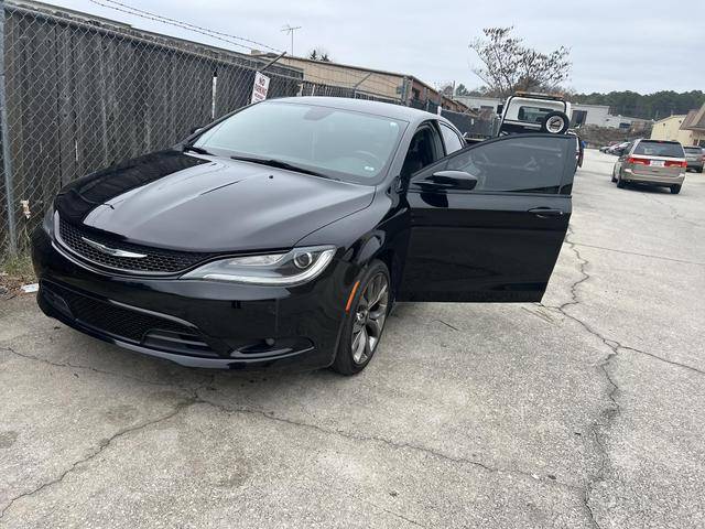 2016 Chrysler 200 S FWD photo