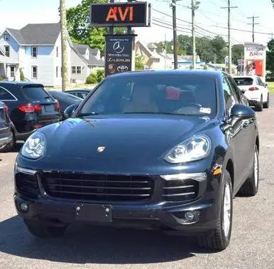 2016 Porsche Cayenne AWD photo