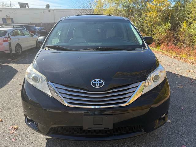 2015 Toyota Sienna XLE FWD photo