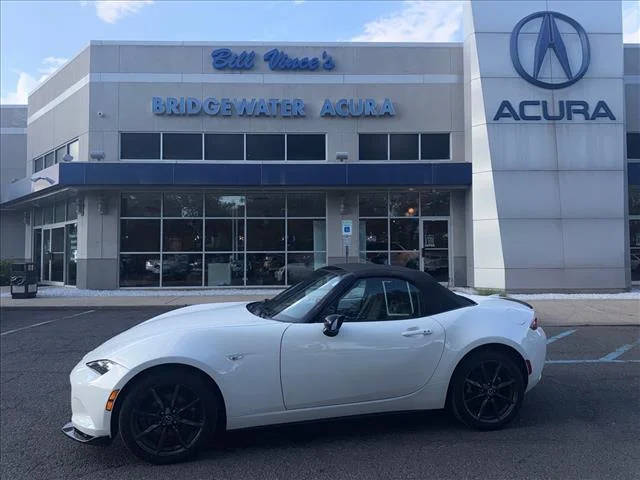2016 Mazda MX-5 Miata Club RWD photo