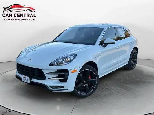 2016 Porsche Macan Turbo AWD photo