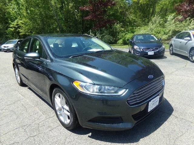 2016 Ford Fusion SE FWD photo