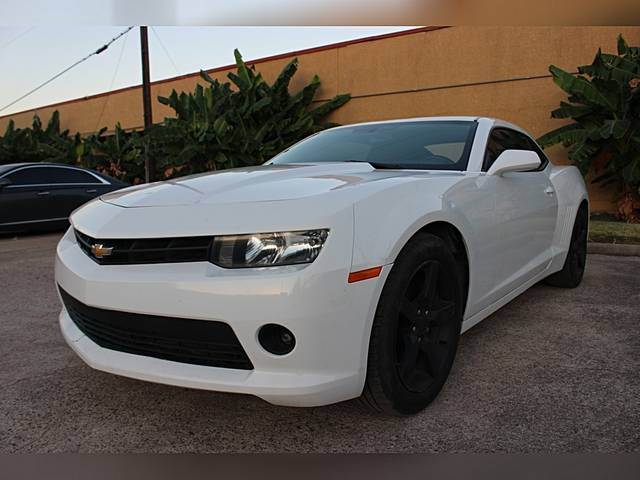 2015 Chevrolet Camaro LT RWD photo