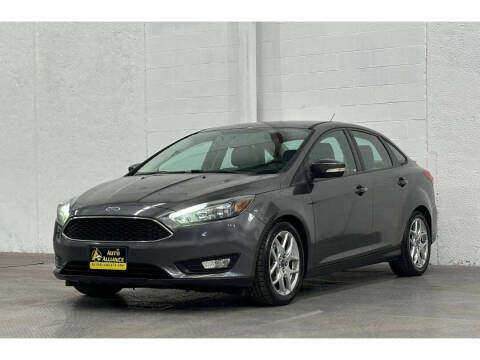 2015 Ford Focus SE FWD photo