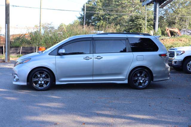 2015 Toyota Sienna SE FWD photo