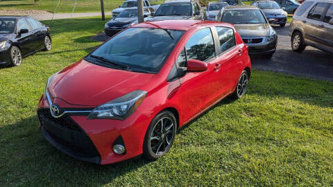 2015 Toyota Yaris SE FWD photo