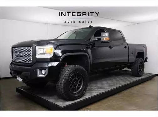 2015 GMC Sierra 2500HD Denali 4WD photo