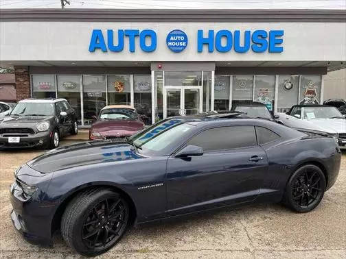 2015 Chevrolet Camaro LT RWD photo