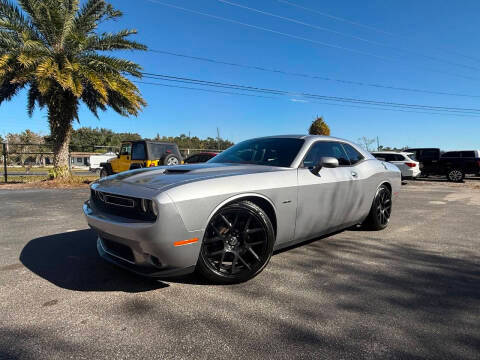 2015 Dodge Challenger R/T RWD photo