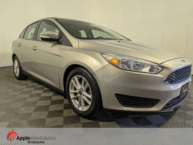 2015 Ford Focus SE FWD photo
