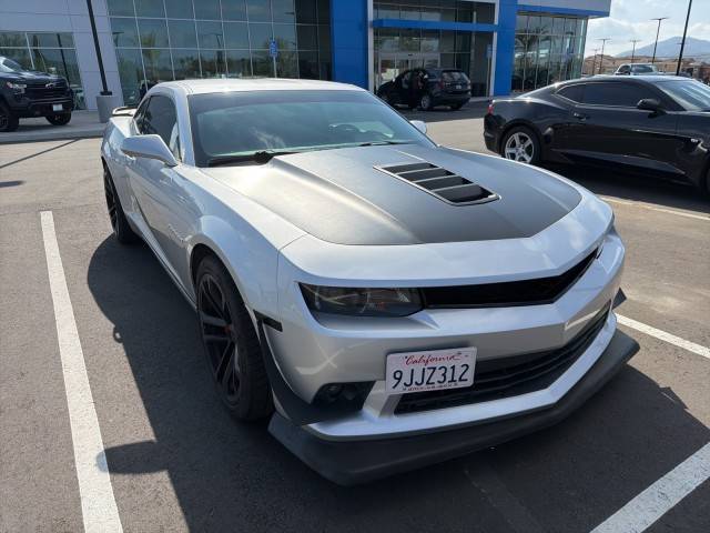 2015 Chevrolet Camaro SS RWD photo