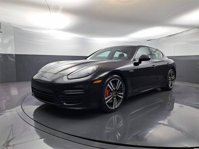 2016 Porsche Panamera GTS AWD photo