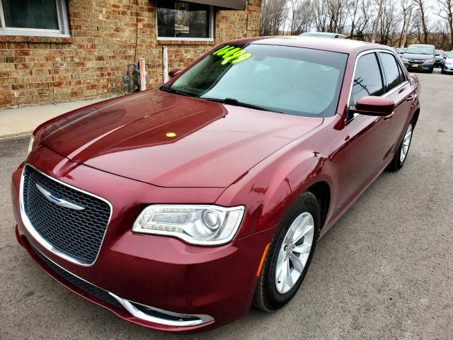 2015 Chrysler 300 Limited RWD photo