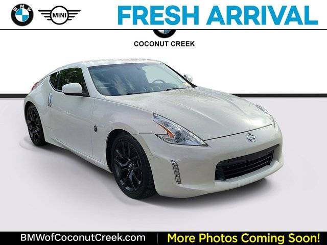 2016 Nissan 370Z Touring RWD photo