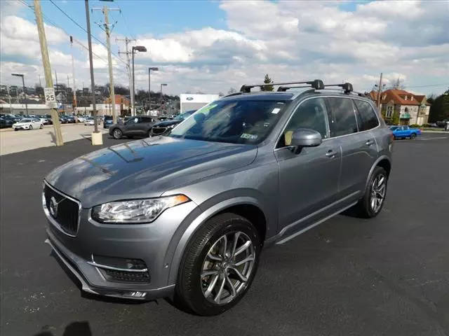 2016 Volvo XC90 T6 Momentum AWD photo