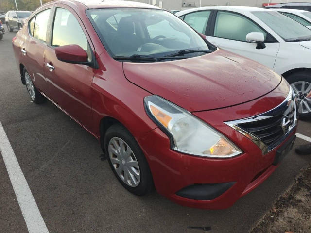 2015 Nissan Versa SV FWD photo