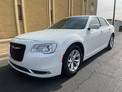 2015 Chrysler 300 Limited RWD photo