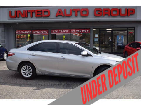 2015 Toyota Camry LE FWD photo