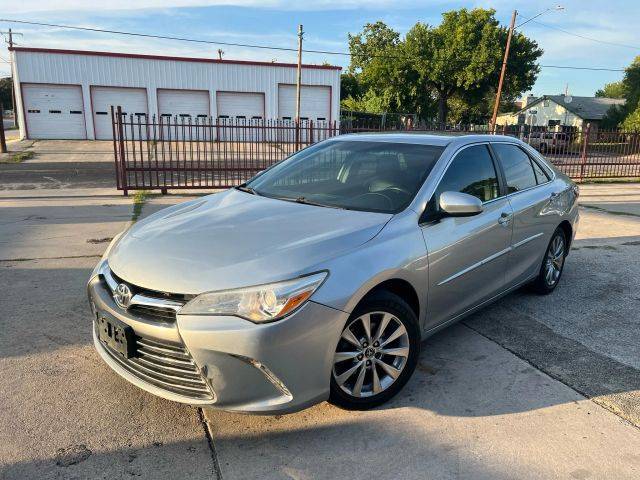 2015 Toyota Camry XLE FWD photo