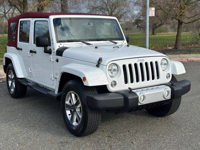 2015 Jeep Wrangler Unlimited Sahara 4WD photo