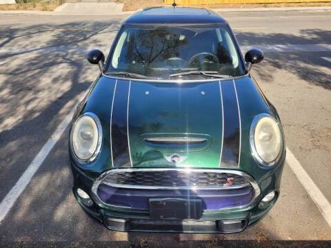 2015 MINI Hardtop 2 Door S FWD photo