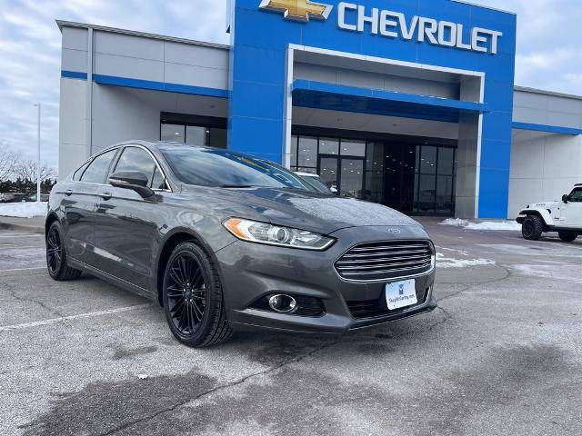 2016 Ford Fusion SE FWD photo