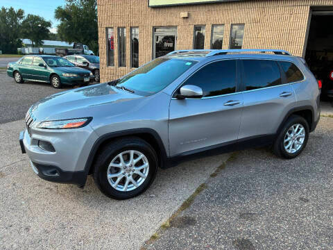 2016 Jeep Cherokee Latitude FWD photo