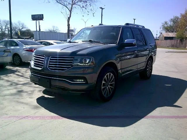 2016 Lincoln Navigator Select RWD photo