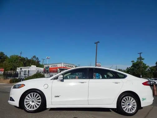 2016 Ford Fusion Energi SE Luxury FWD photo