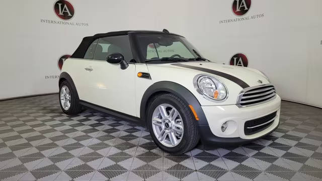 2015 MINI Cooper Convertible  FWD photo