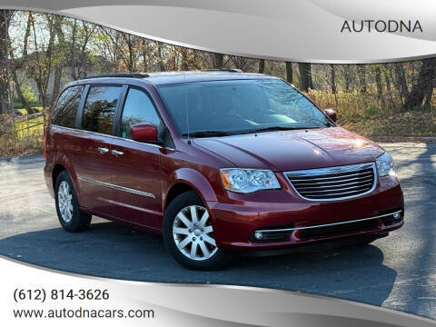 2015 Chrysler Town and Country Touring FWD photo