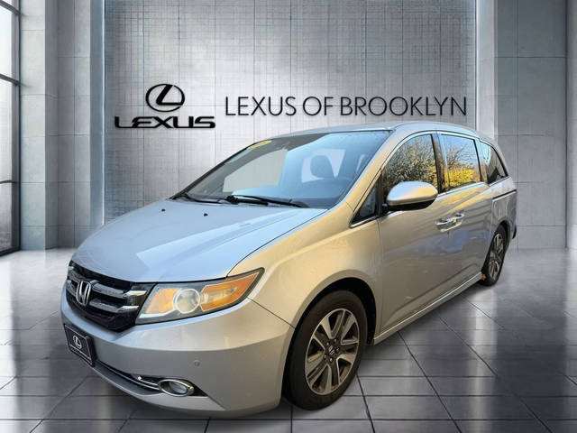 2015 Honda Odyssey Touring FWD photo