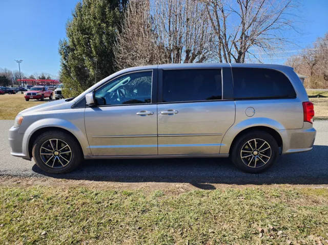 2015 Dodge Grand Caravan SXT Plus FWD photo
