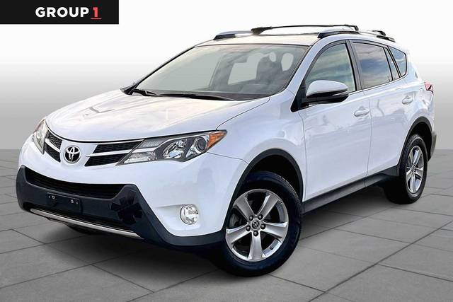 2015 Toyota RAV4 XLE AWD photo