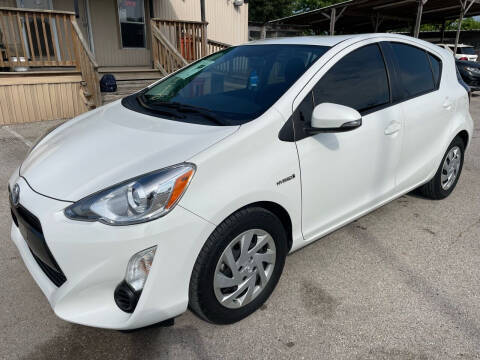 2015 Toyota Prius c Two FWD photo