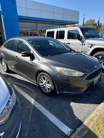 2015 Ford Focus SE FWD photo