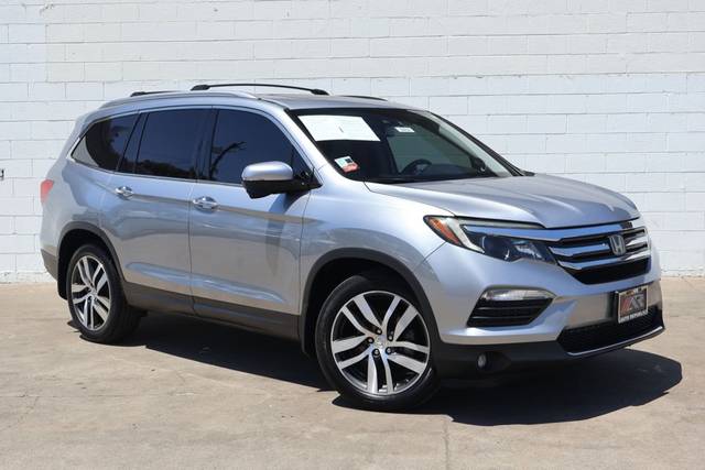2016 Honda Pilot Touring AWD photo